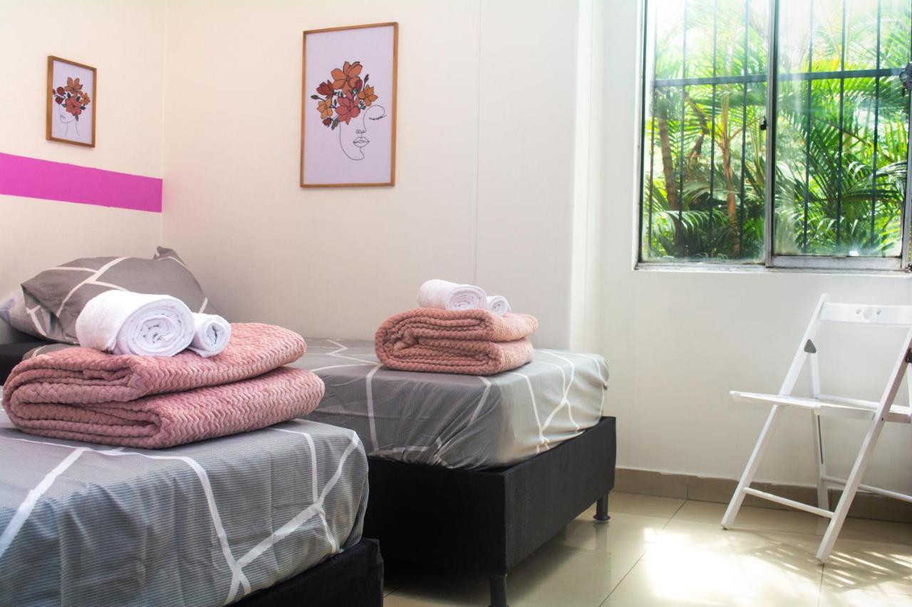 El Jardin De Manila Lejlighed Medellín Eksteriør billede